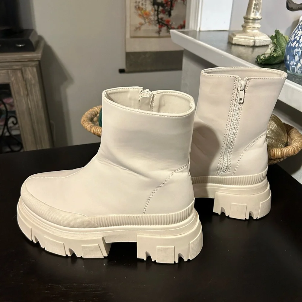 Bershka Platform Chunky Sock Boots Cream / Beige Size 6 - Picture 4 of 10